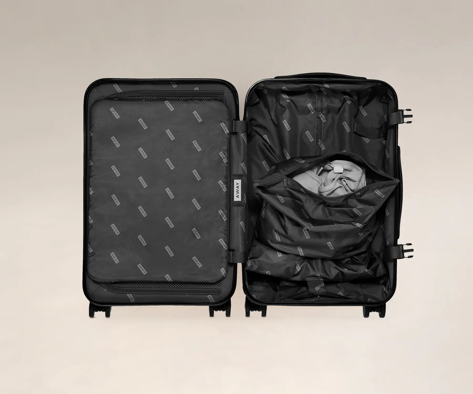 Away - The Bigger Carry-On - Black