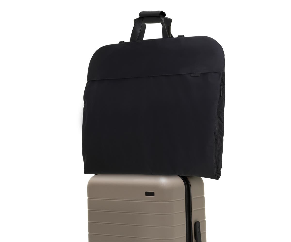 away signature garment bag