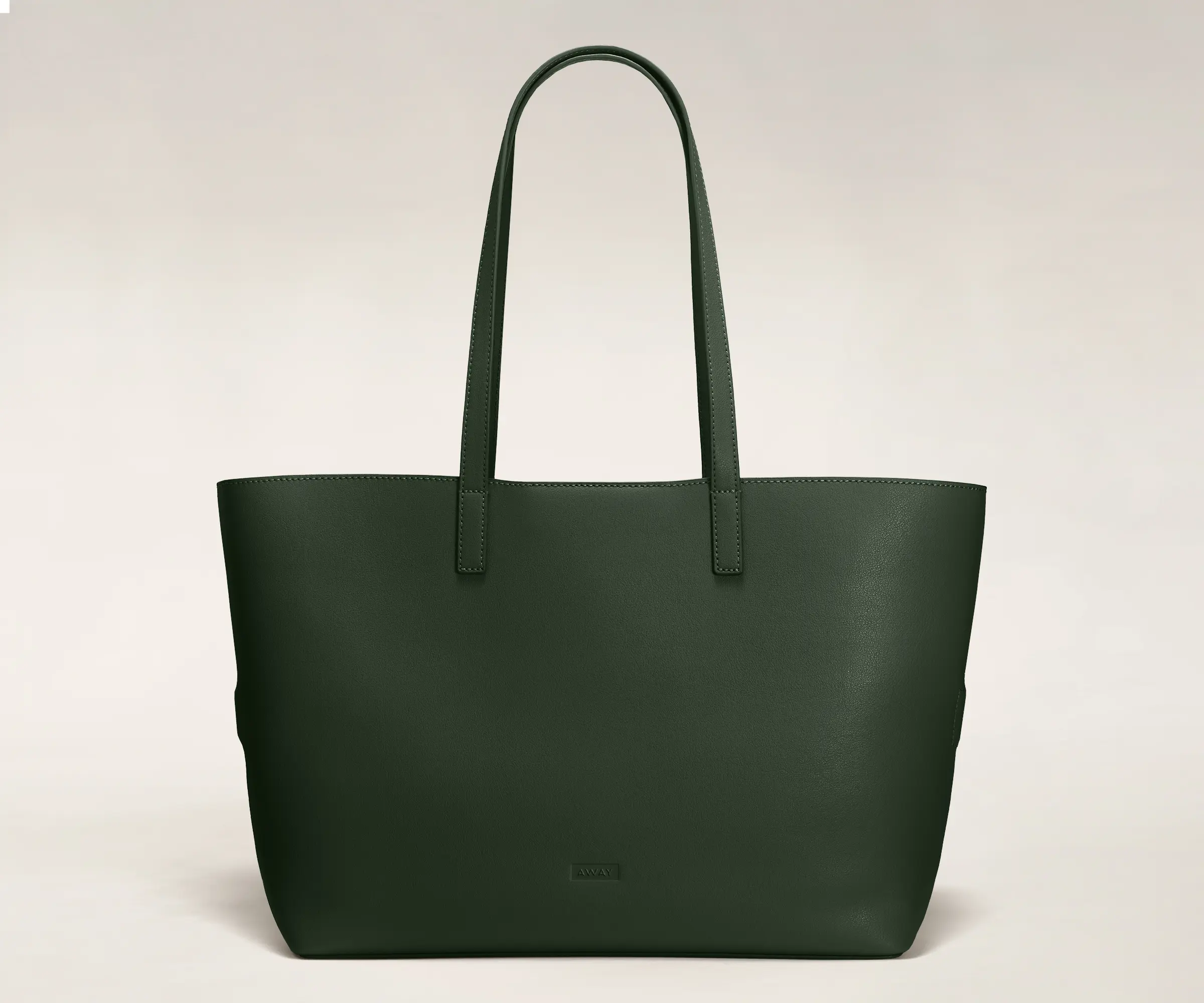 The Latitude Tote in Pine leather
