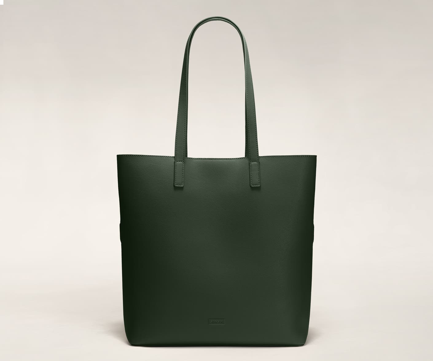 The Longitude Tote in Pine leather